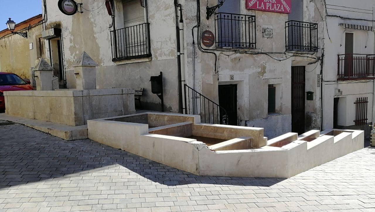 Fuente en Plaza Mayor de Ambite